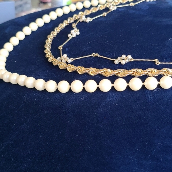 Vintage 90s Avon Faux Pearl Cluster Gold Rope Chain Link Stackable Necklaces Set - Picture 4 of 9